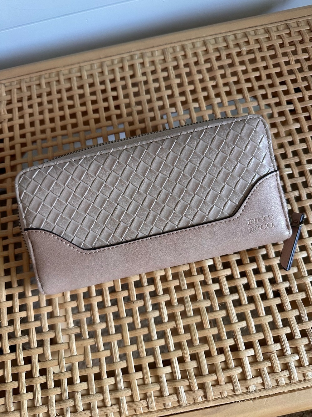FRYE AND CO. Woven Faux-Leather Zip Wallet in Blush